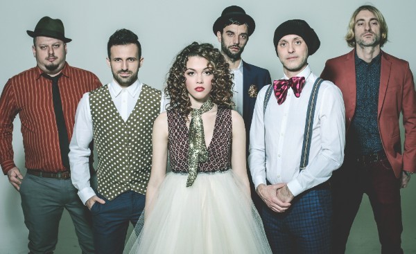 detour photo by luka